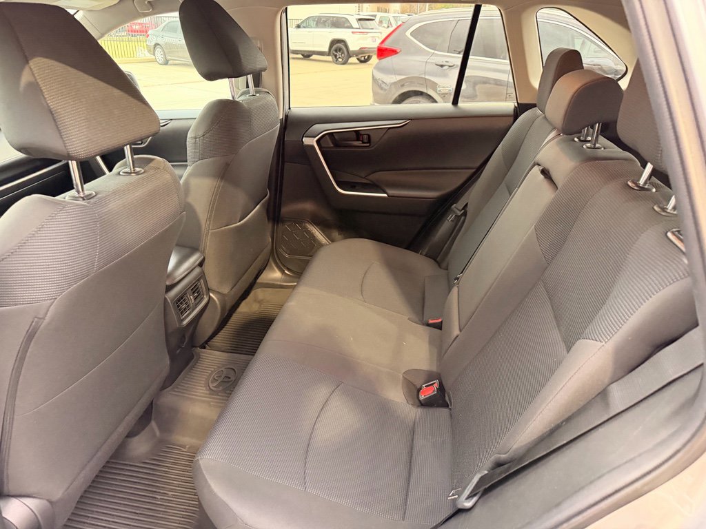 Used 2021 Toyota RAV4 LE image 26