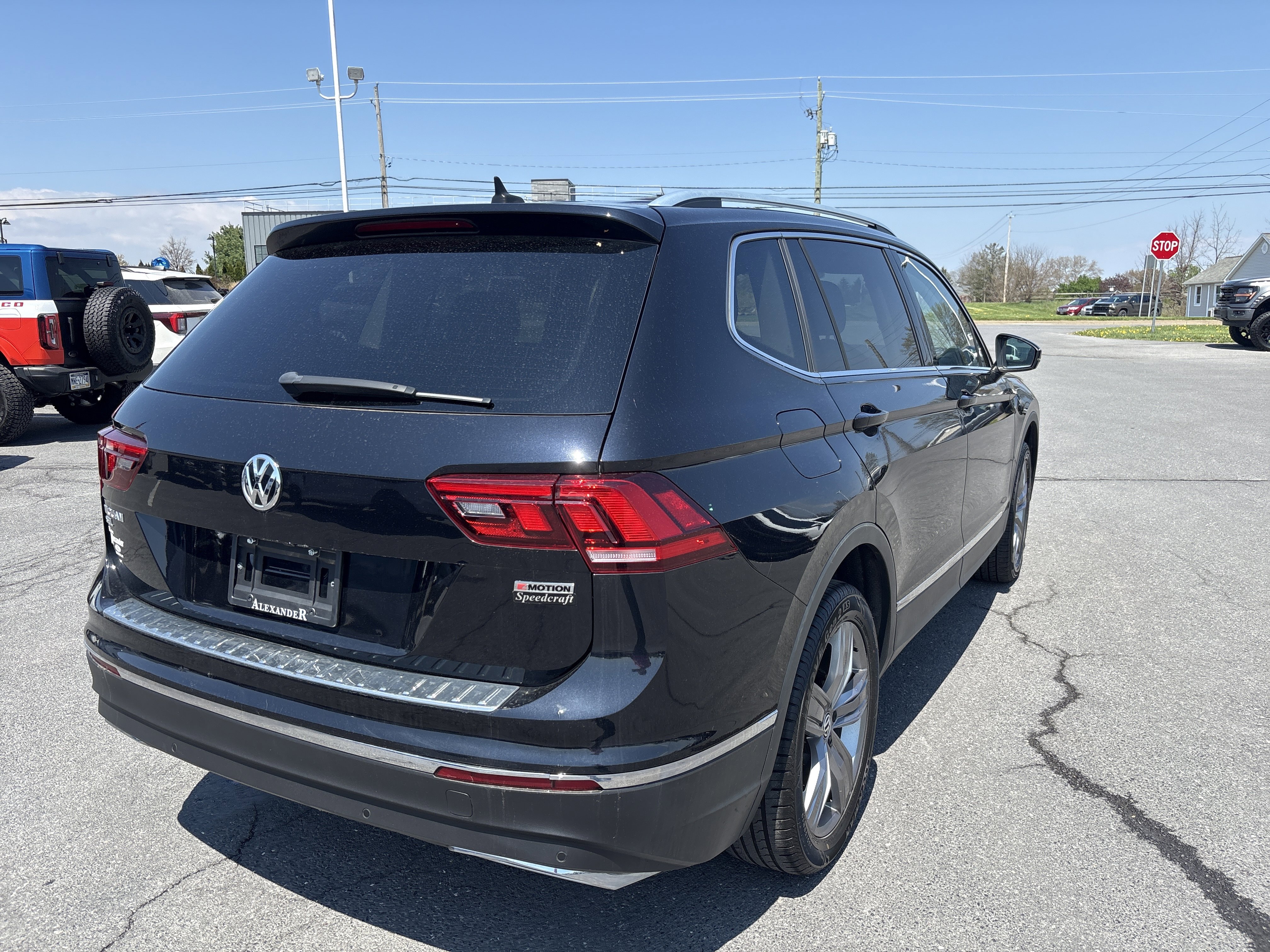 Used 2021 Volkswagen Tiguan SEL w/ 3rd Row Seat Package AWD/4WD image 4