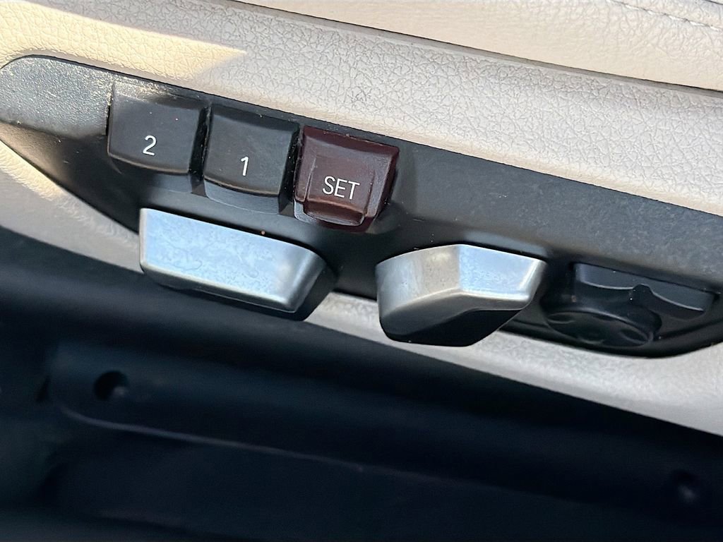 Used 2018 BMW 230i xDrive Convertible AWD/4WD image 23