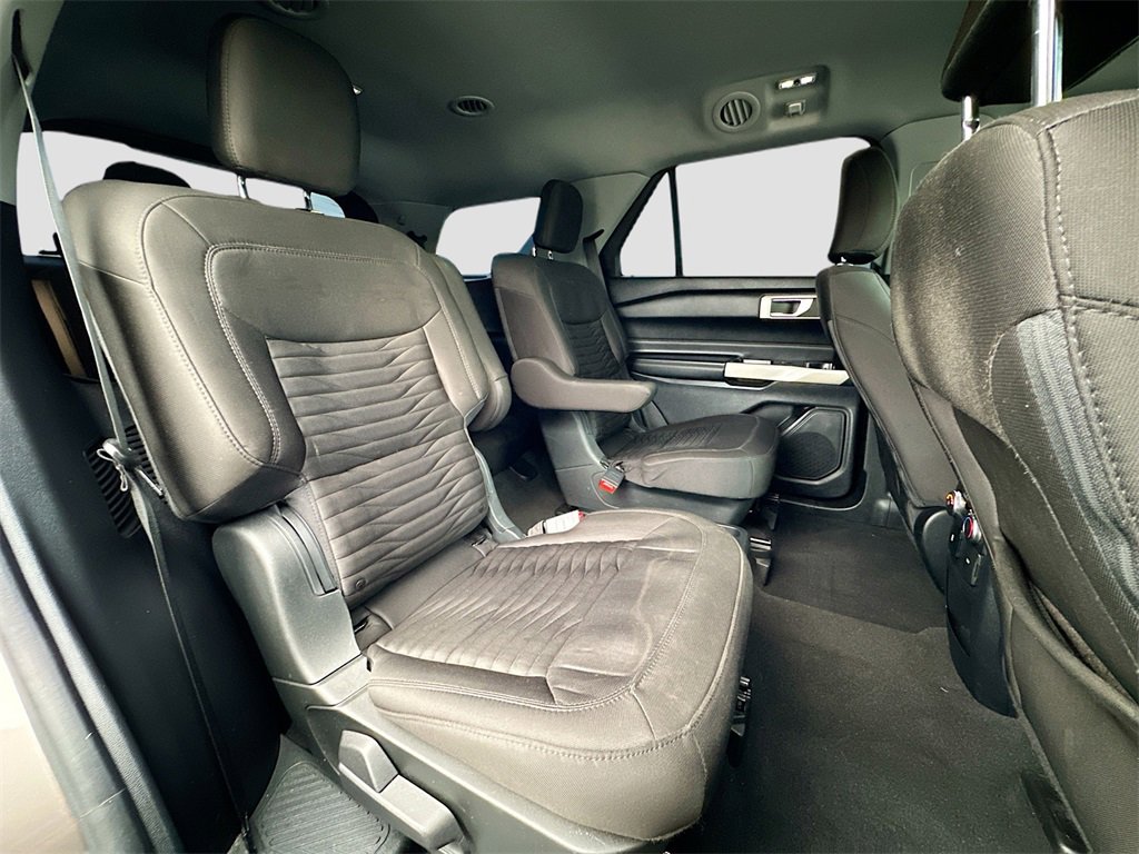 Used 2021 Ford Explorer XLT image 26