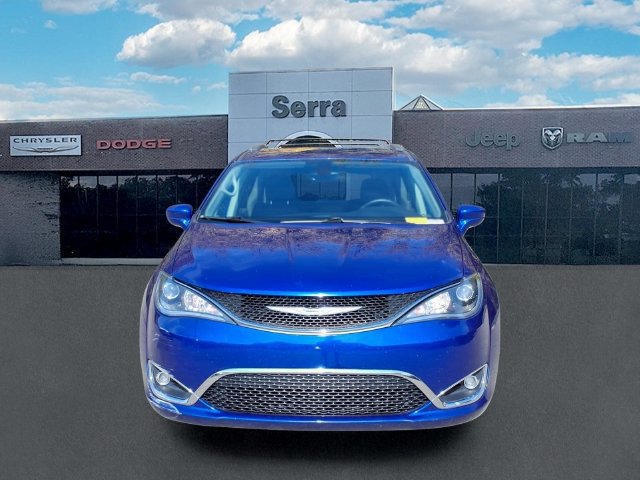 Used 2018 Chrysler Pacifica Touring-L Plus FWD image 2
