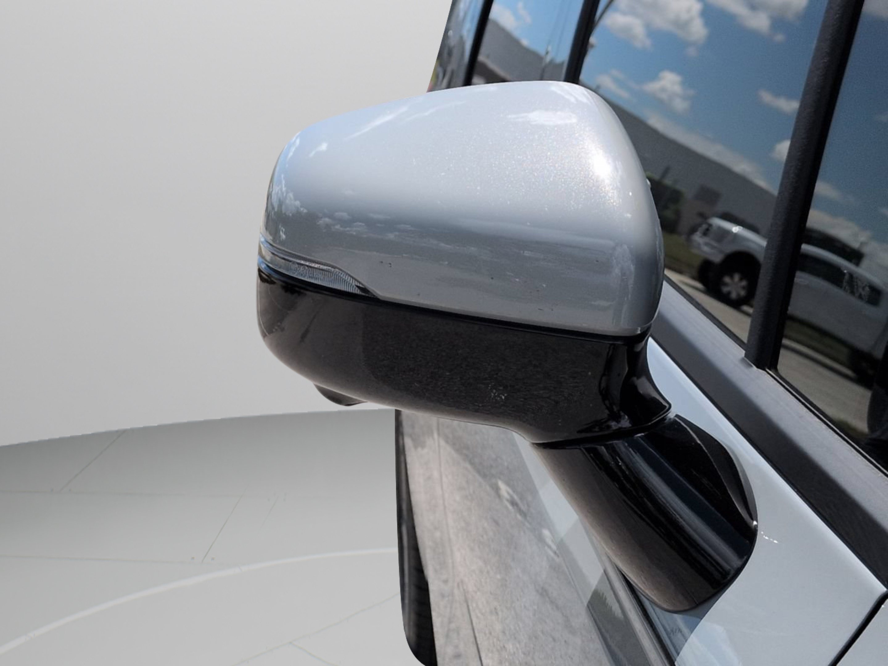 Certified 2026 Kia Carnival SX FWD image 14