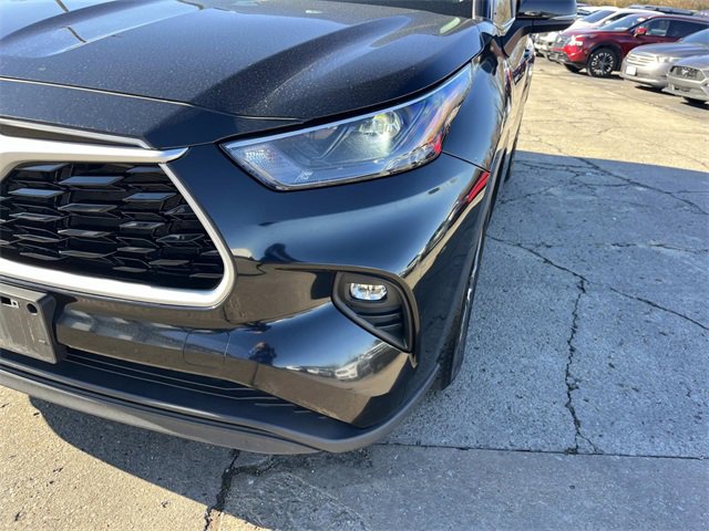 Used 2024 Toyota Highlander LE image 9