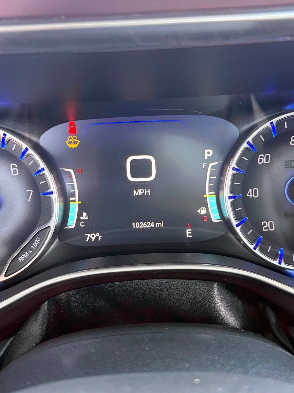 Used 2018 Chrysler Pacifica Limited w/ Tire & Wheel Group FWD image 24