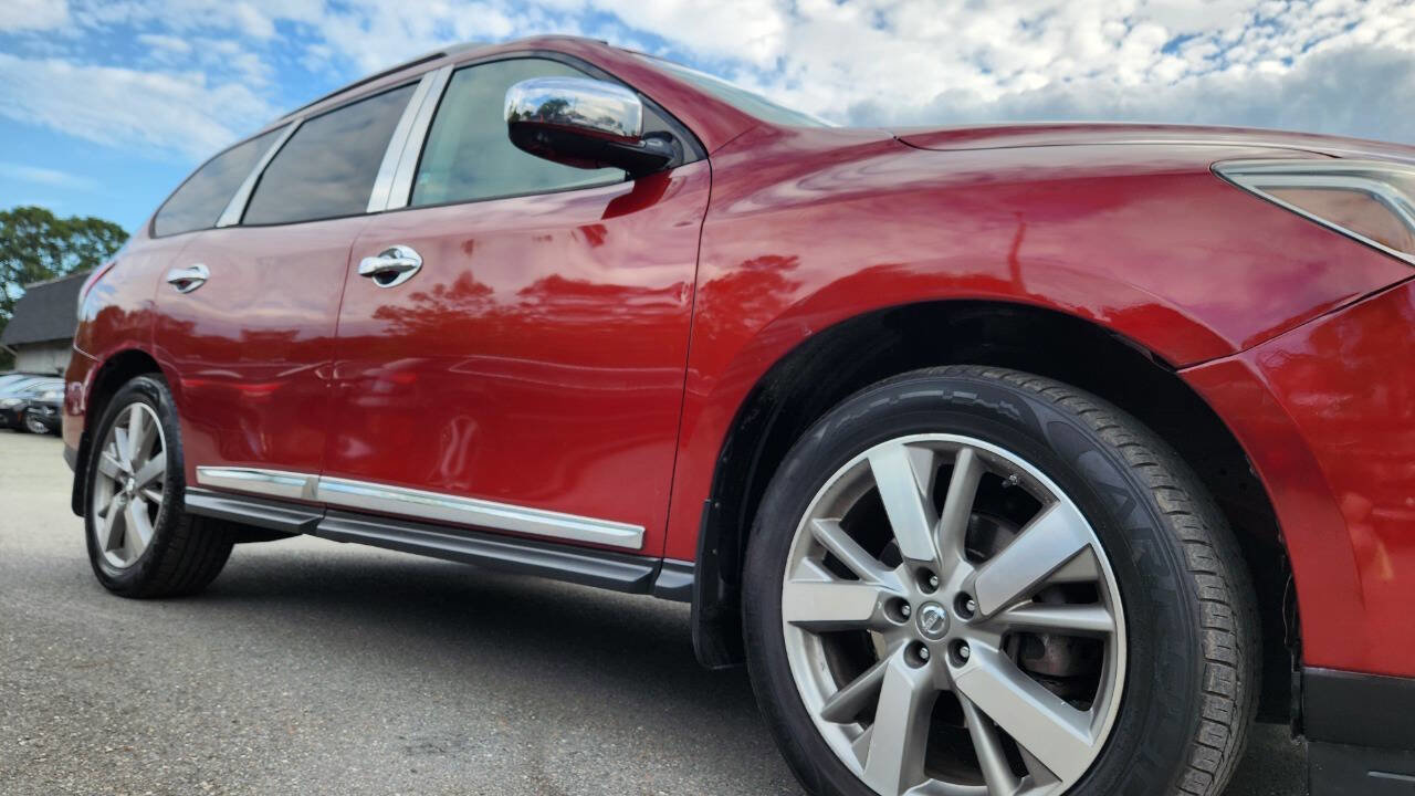 Used 2013 Nissan Pathfinder Platinum w/ Platinum Premium Pkg image 17
