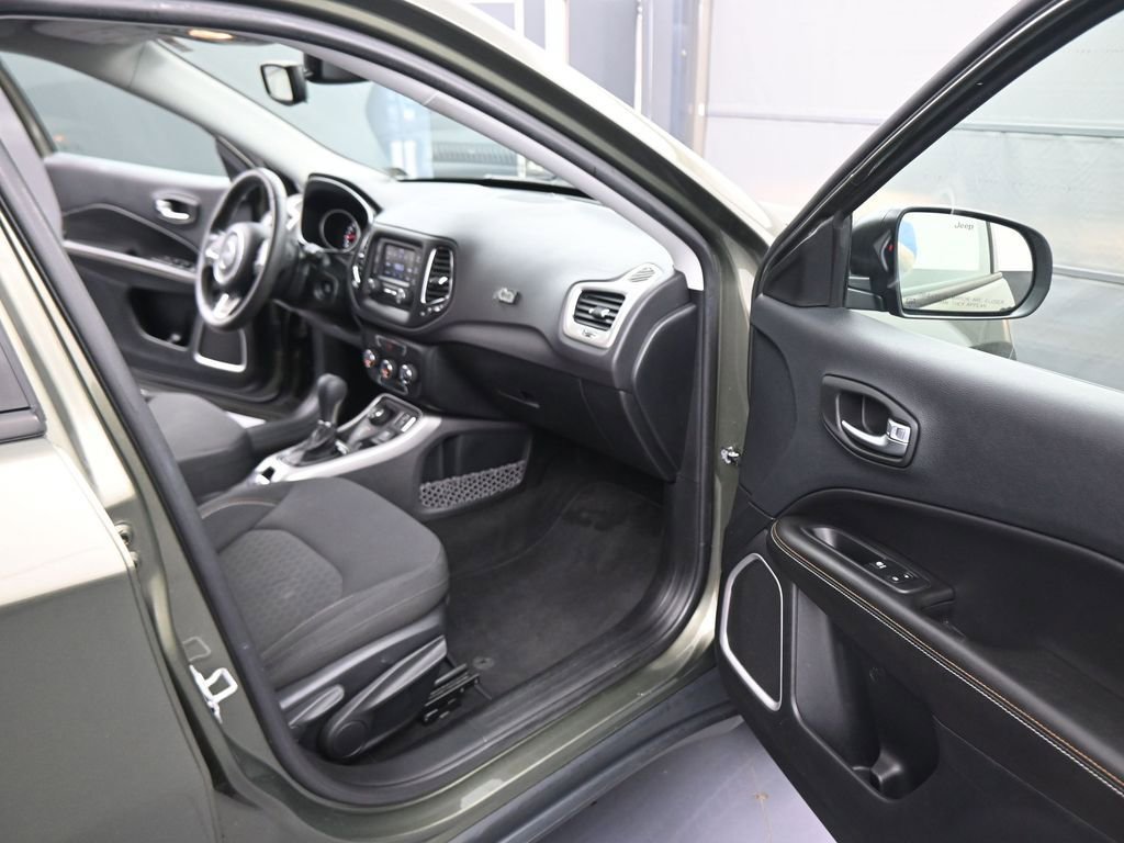 Used 2018 Jeep Compass Sport image 44