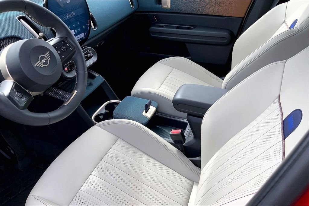 Certified 2025 MINI Cooper Countryman S w/ Comfort Package Max image 18