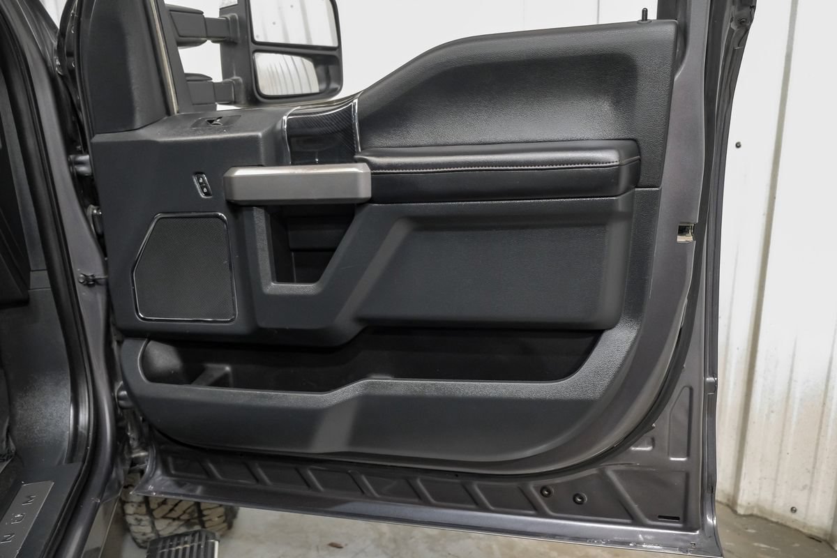 Used 2022 Ford F250 Platinum w/ FX4 Off-Road Package AWD/4WD image 46
