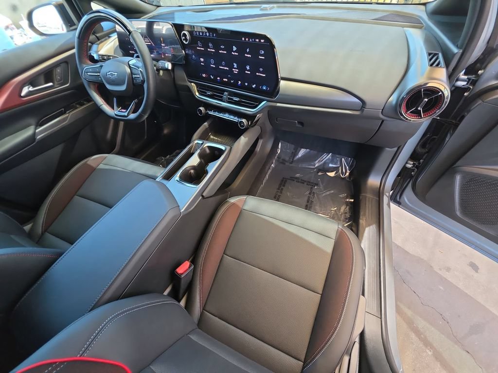 Used 2024 Chevrolet Equinox EV RS FWD image 30
