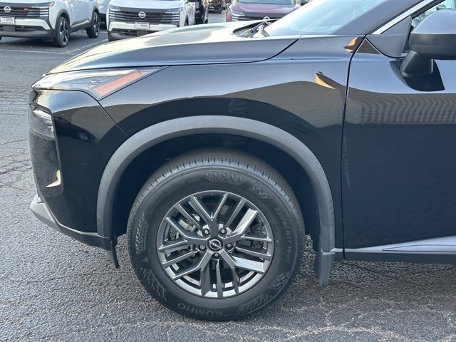 Used 2023 Nissan Rogue S image 8