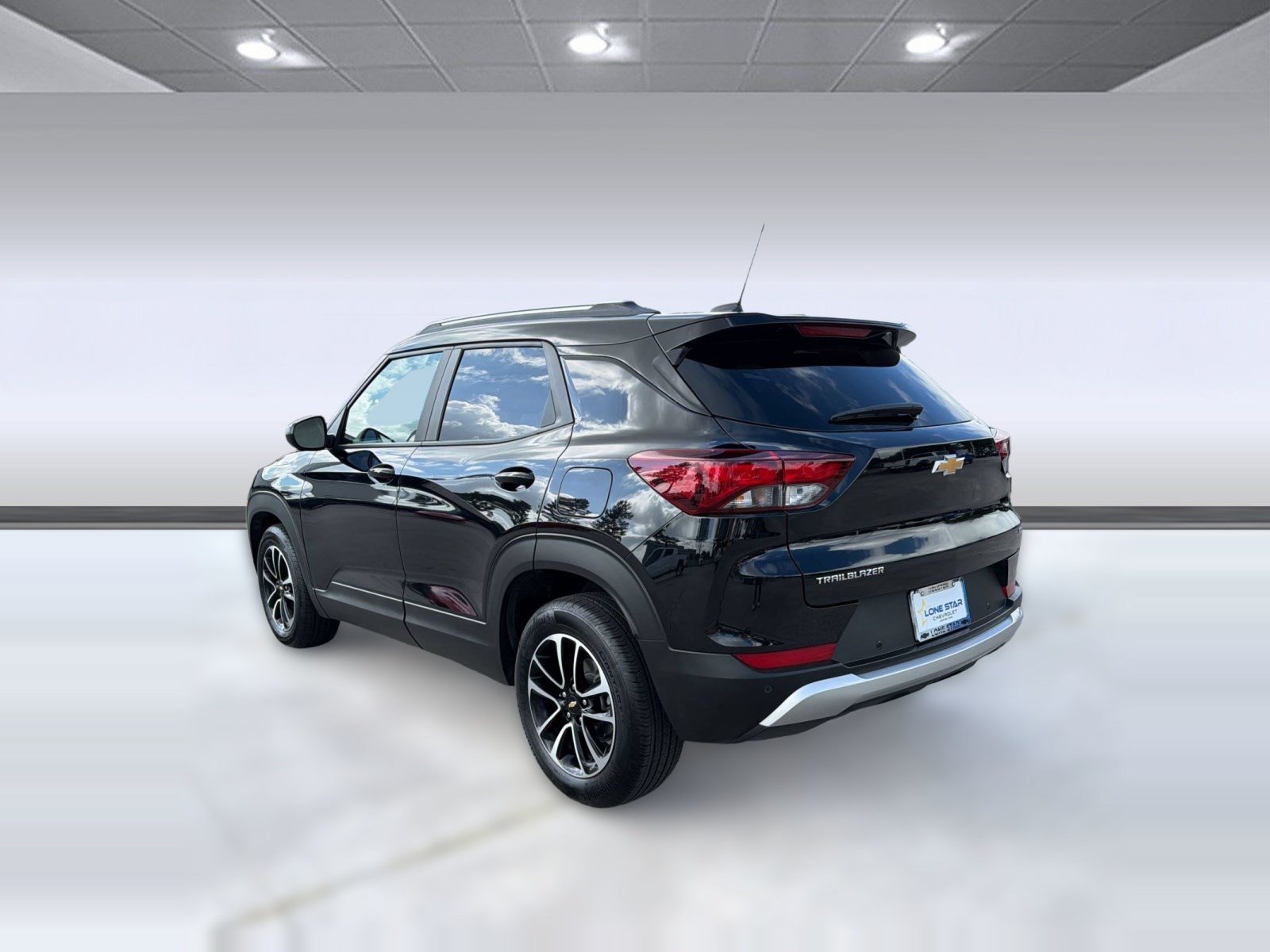Certified 2026 Chevrolet TrailBlazer LT w/ Convenience Package FWD image 3