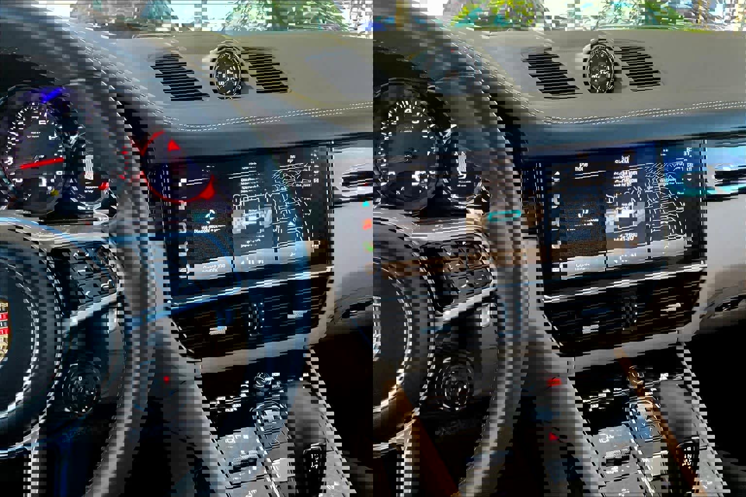 Used 2023 Porsche Cayenne image 7