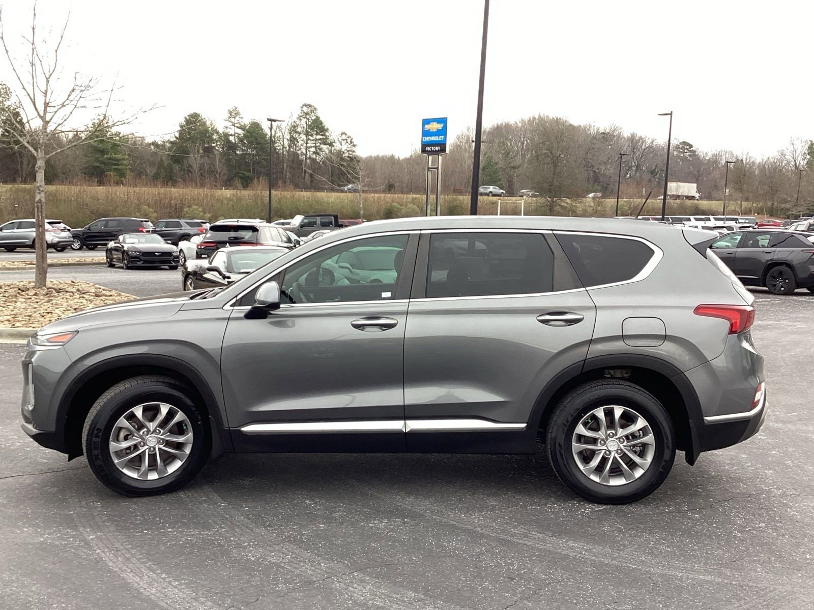 Used 2020 Hyundai Santa Fe SE image 6