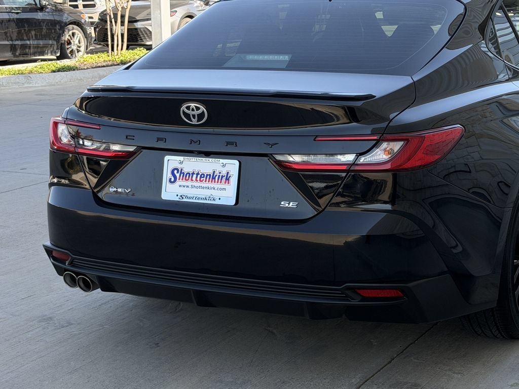Used 2025 Toyota Camry SE w/ Convenience Package FWD image 19