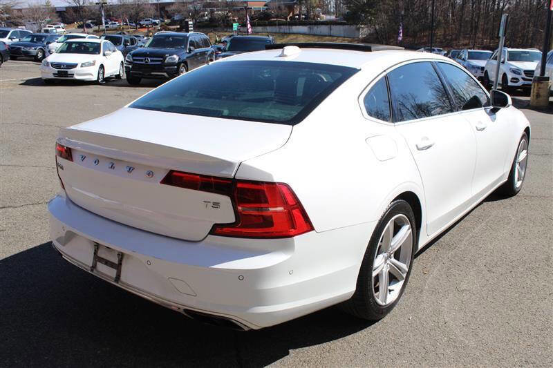 Used 2018 Volvo S90 T5 Momentum w/ Convenience Package image 12