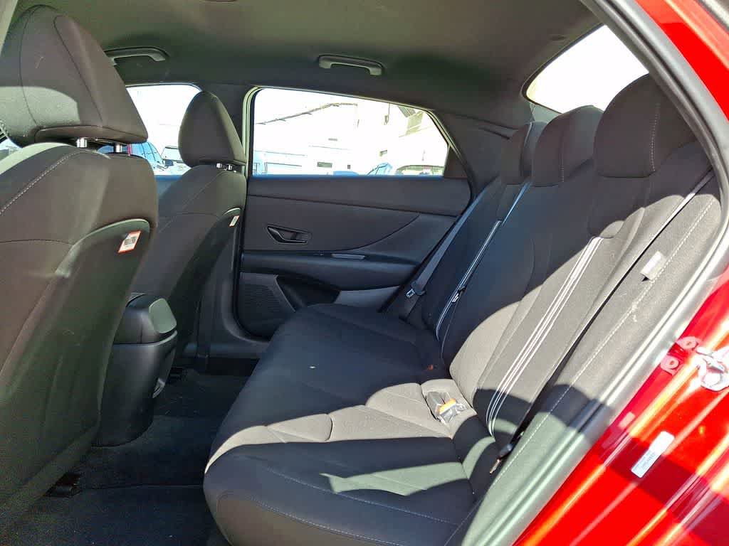 Used 2025 Hyundai Elantra Sport FWD image 9