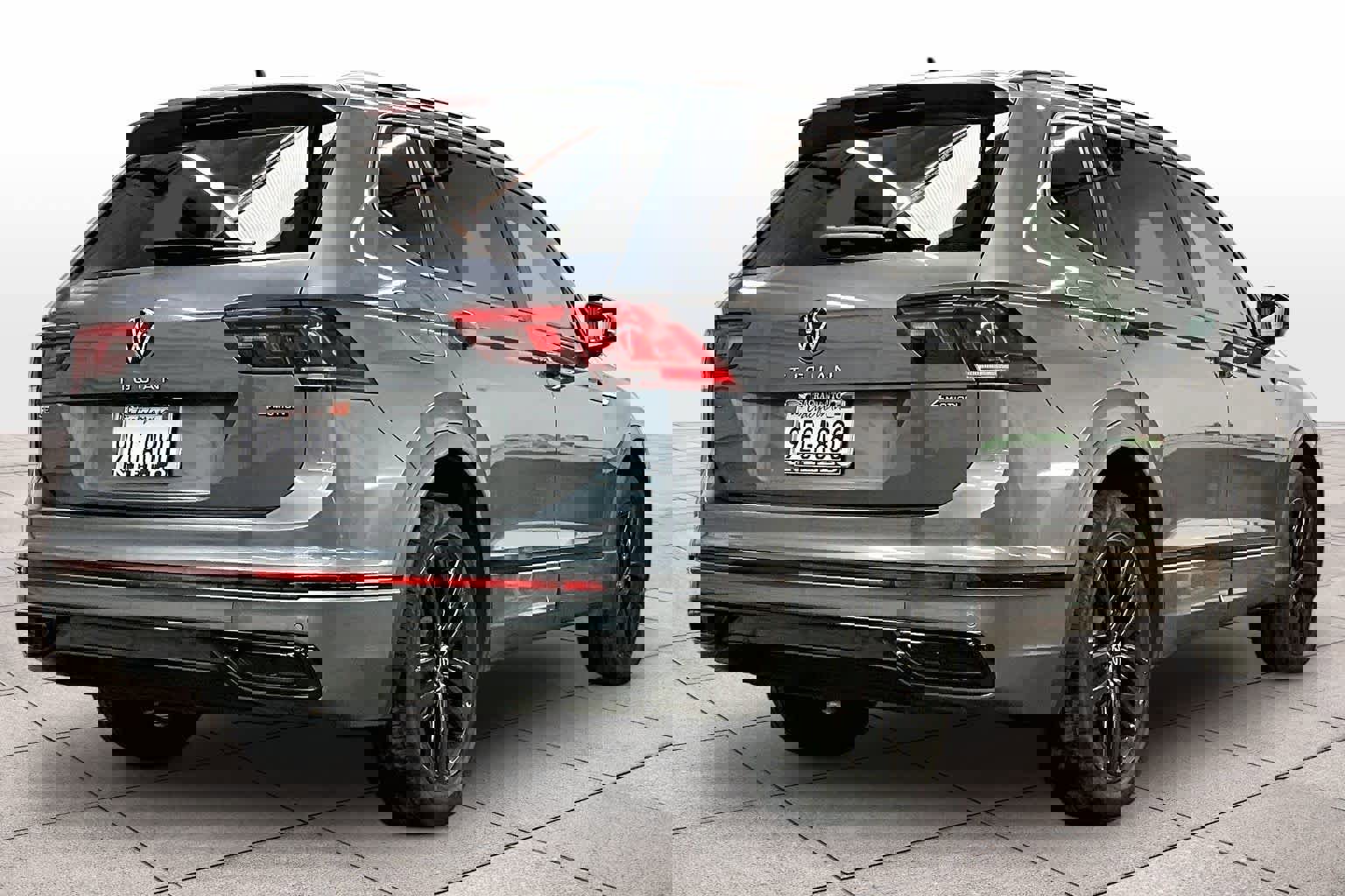 Used 2022 Volkswagen Tiguan SE R-Line image 15