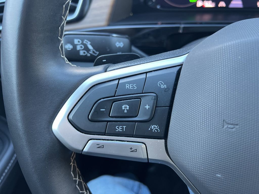 Used 2024 Volkswagen Atlas SE image 17