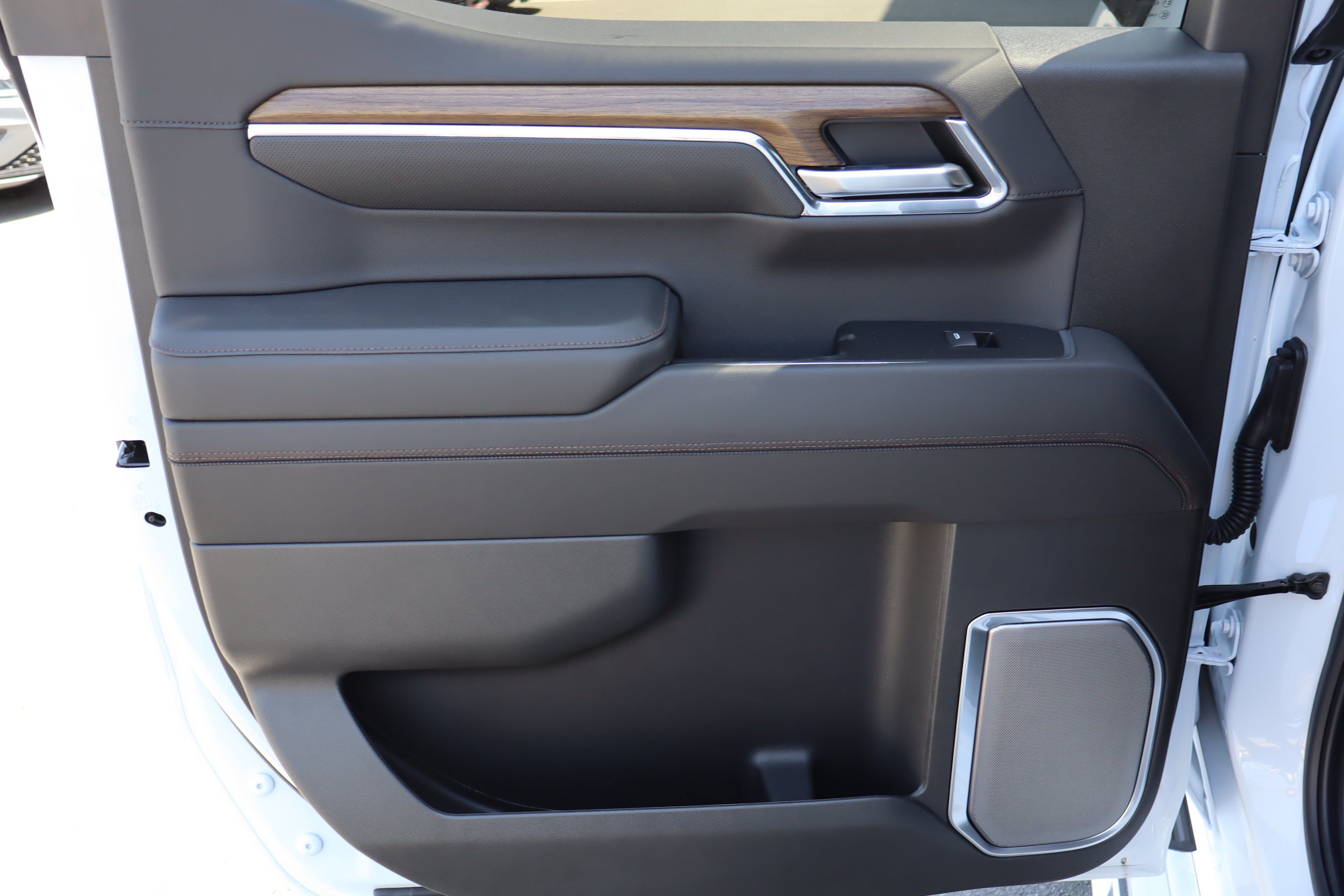 New 2026 Chevrolet Silverado 1500 High Country w/ High Country Premium Package AWD/4WD image 21