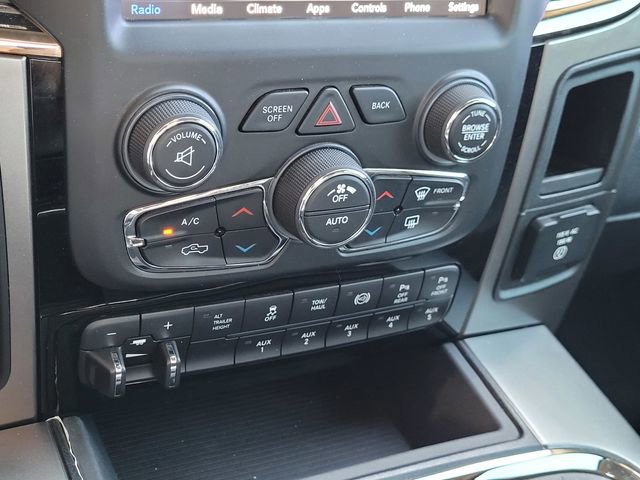 Used 2018 RAM 3500 Laramie w/ Max Tow Package image 11