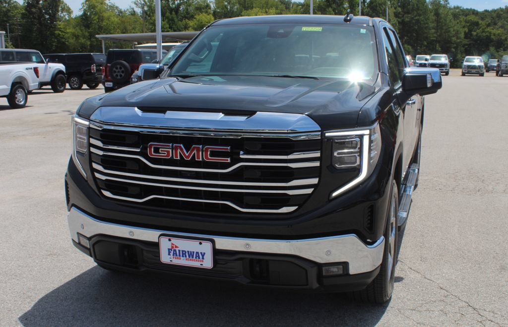 Used 2024 GMC Sierra 1500 SLT w/ SLT Premium Plus Package AWD/4WD image 7