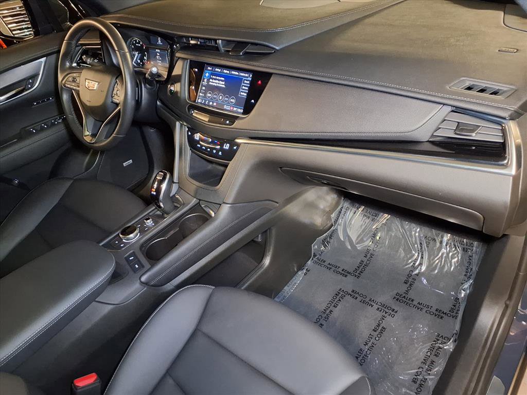 Certified 2025 Cadillac XT6 Luxury image 27