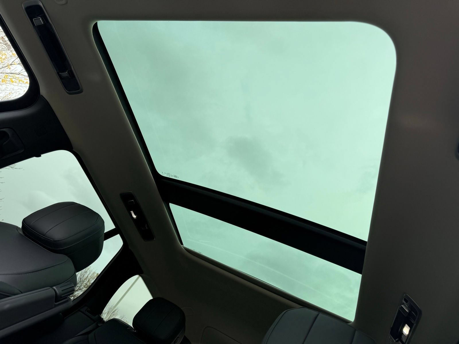 New 2025 Land Rover Range Rover SE AWD/4WD image 41