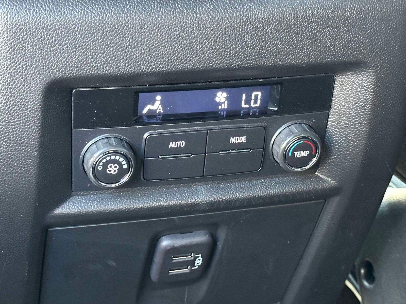 Used 2023 Chevrolet Traverse LT AWD/4WD image 10