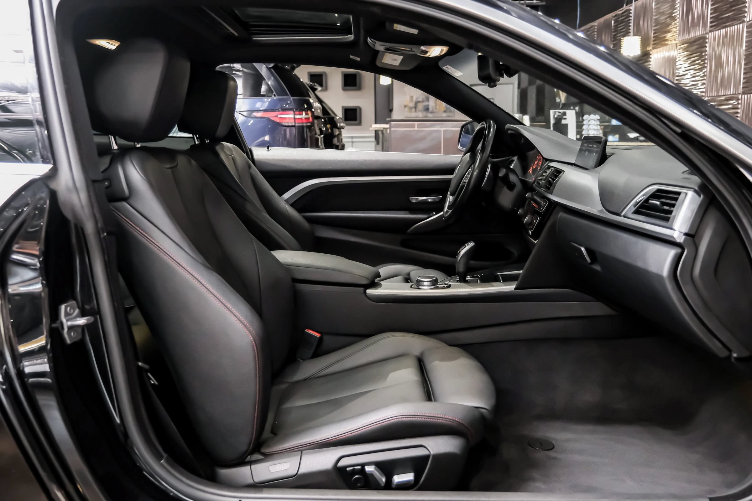 Used 2019 BMW 430i xDrive Coupe w/ Convenience Package AWD/4WD image 32