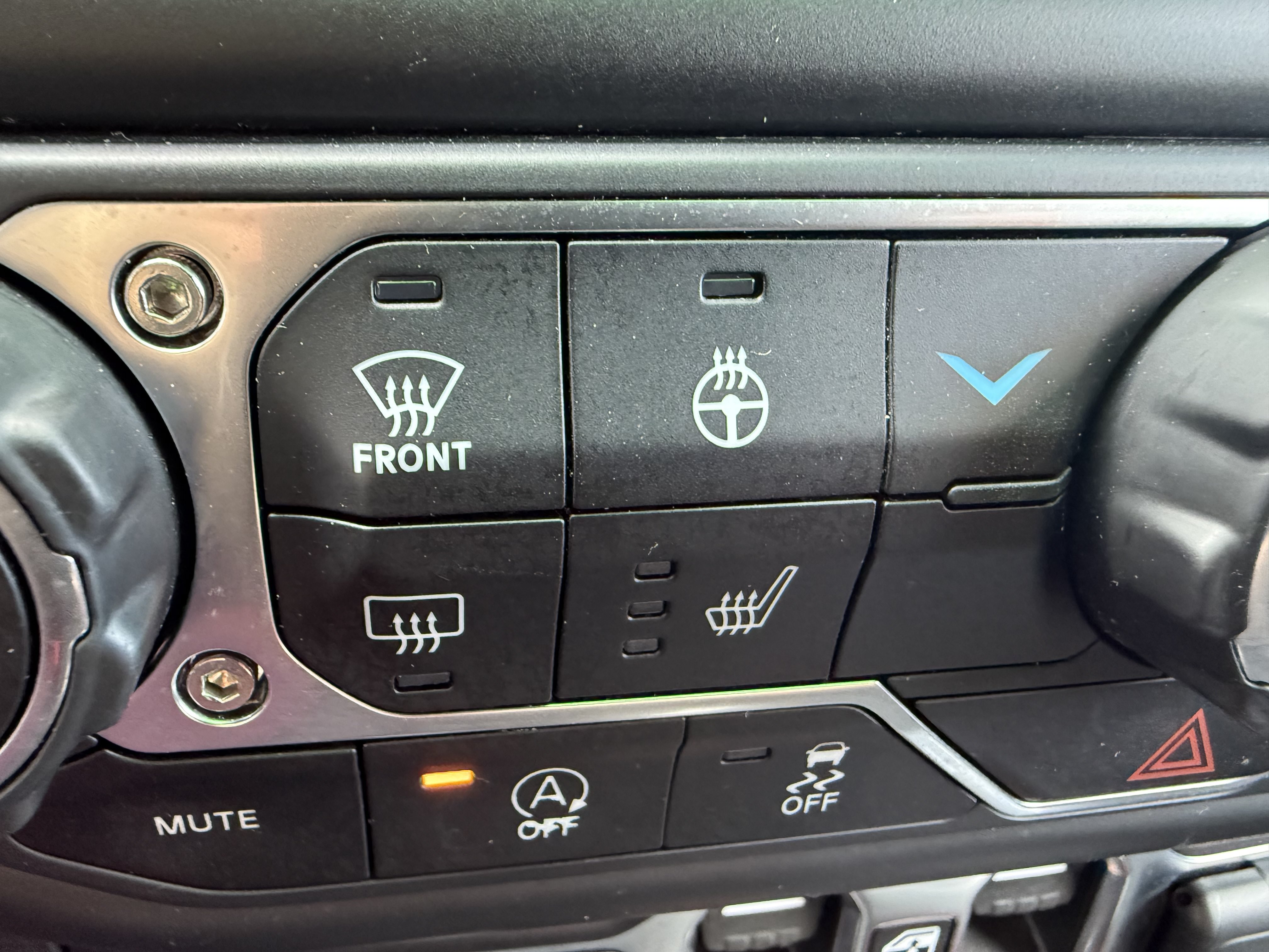 Used 2022 Jeep Wrangler Unlimited Sport AWD/4WD image 11