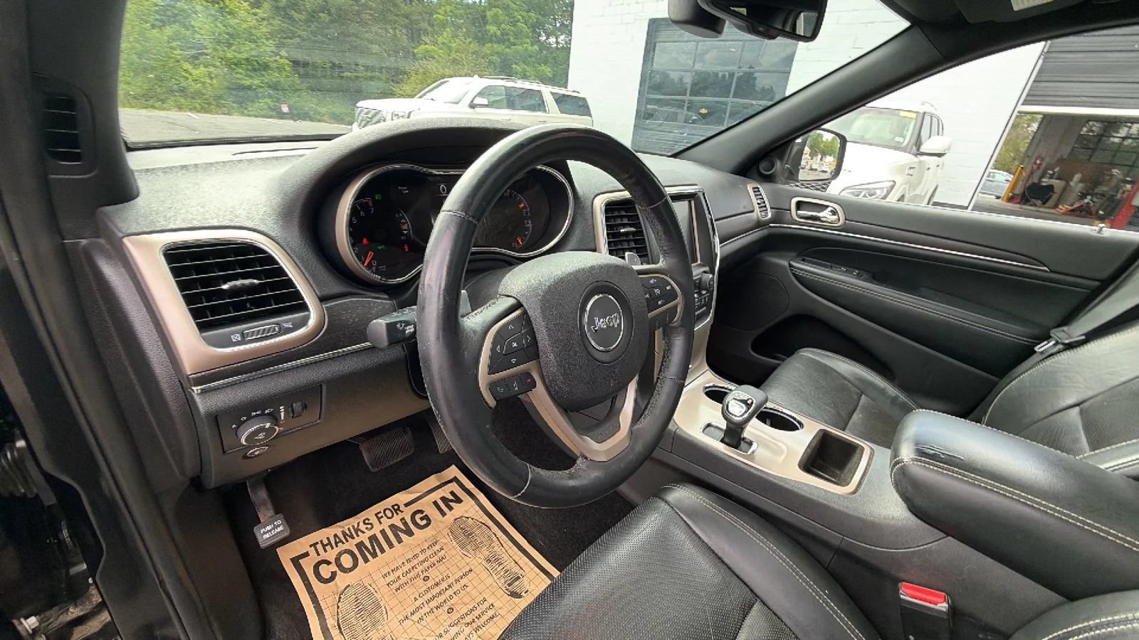 Used 2015 Jeep Grand Cherokee Limited w/ Luxury Group II RWD image 17