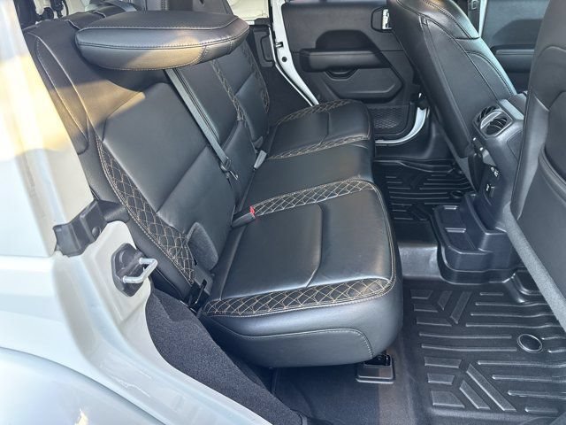 Used 2021 Jeep Wrangler Unlimited Sahara AWD/4WD image 17