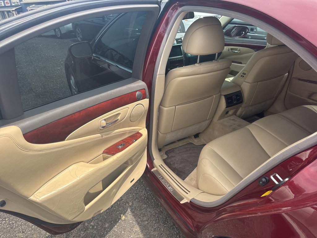 Used 2007 Lexus LS 460 image 29