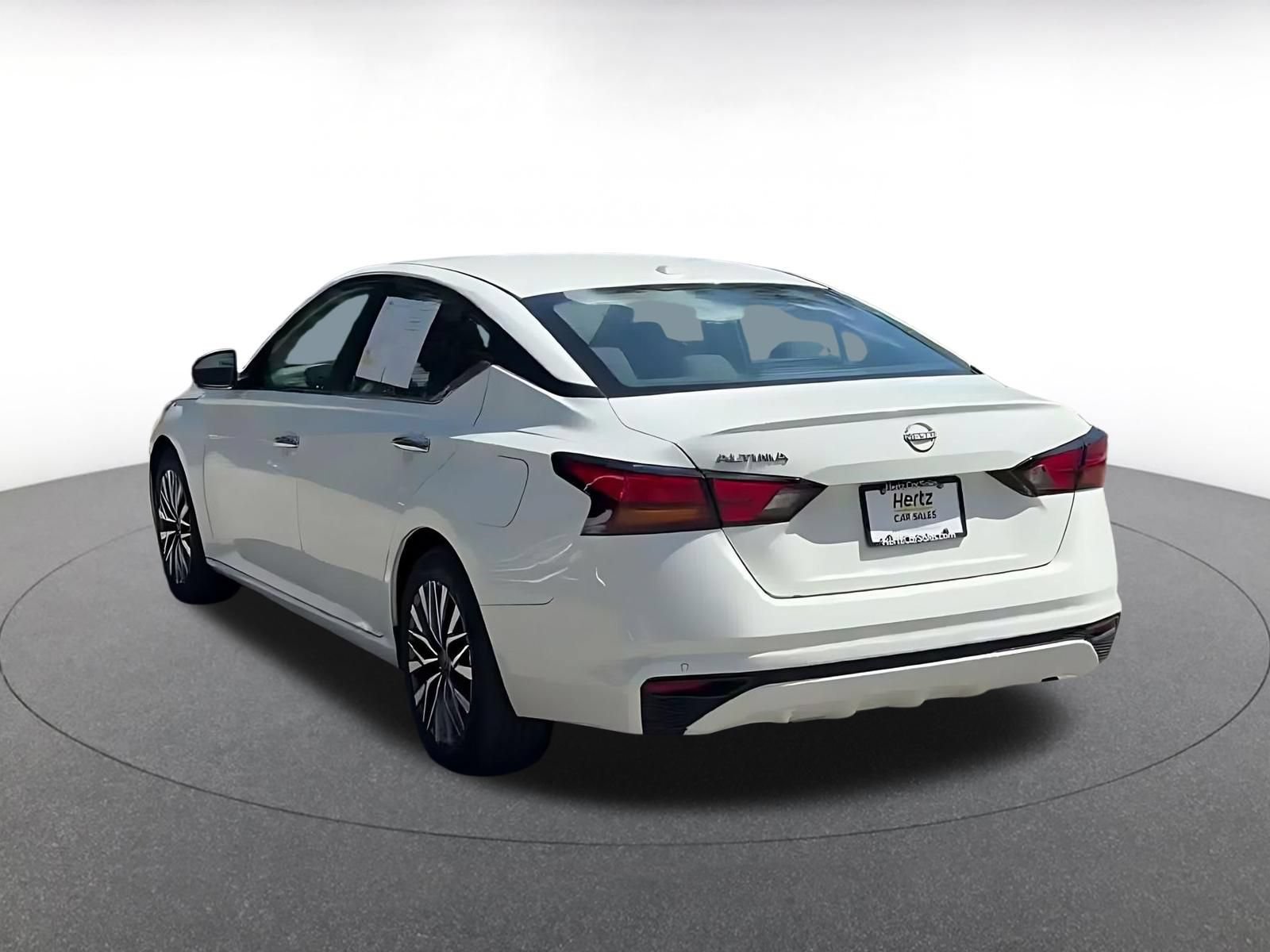 Used 2025 Nissan Altima 2.5 SV FWD image 9