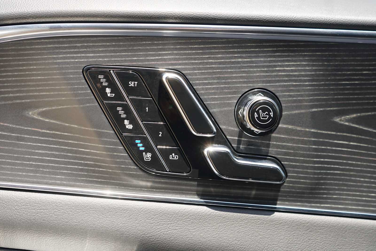 Used 2024 Cadillac Lyriq Sport AWD/4WD image 19
