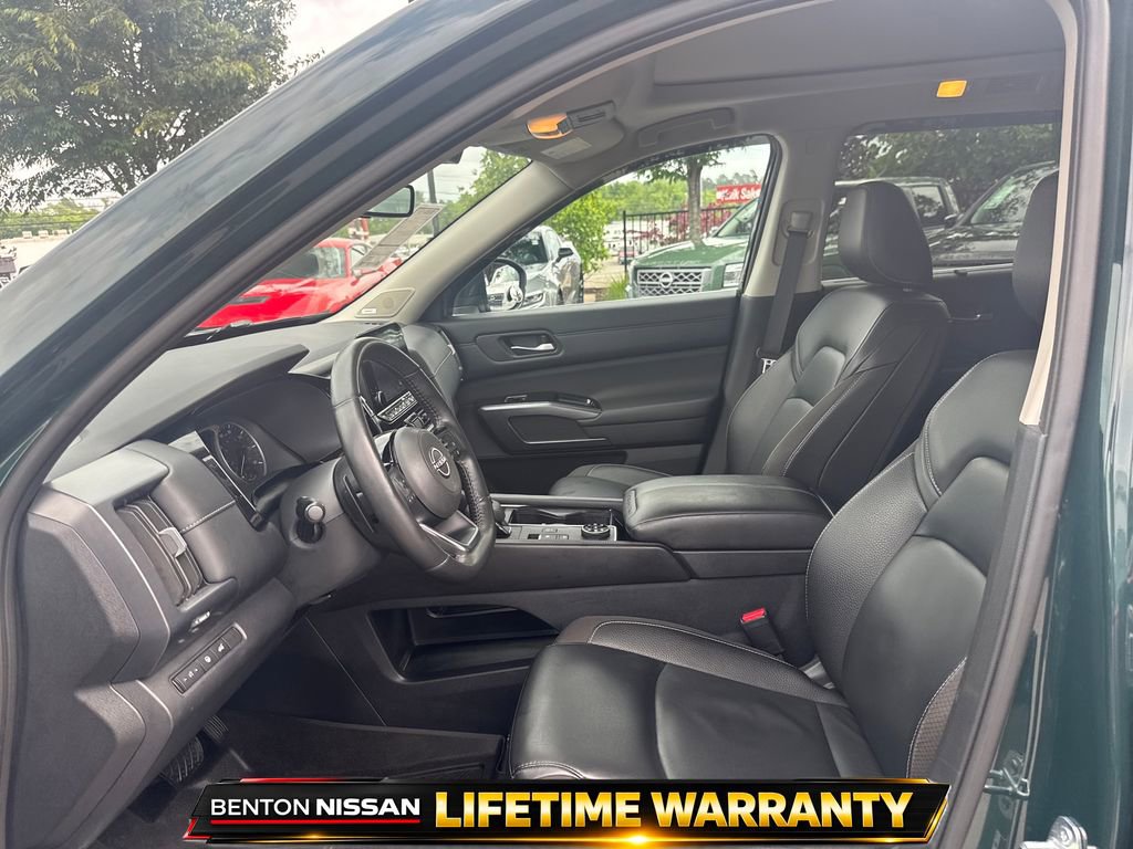 Used 2023 Nissan Pathfinder SL w/ SL Premium Package AWD/4WD image 11