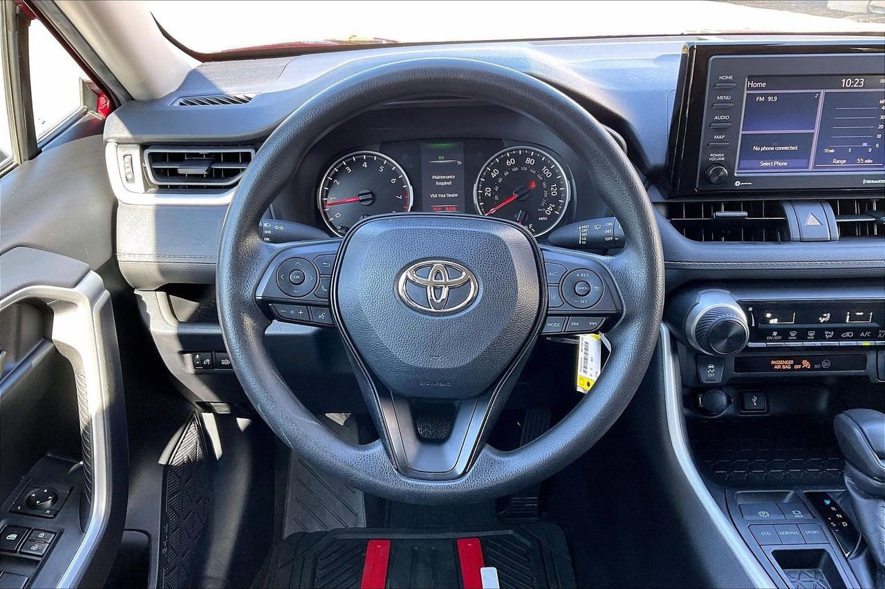 Used 2022 Toyota RAV4 LE FWD image 10