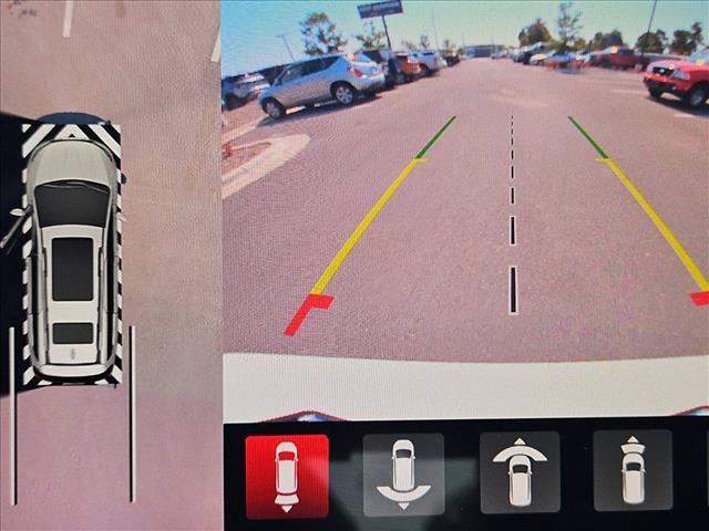 Used 2024 Chrysler Pacifica Limited FWD image 14