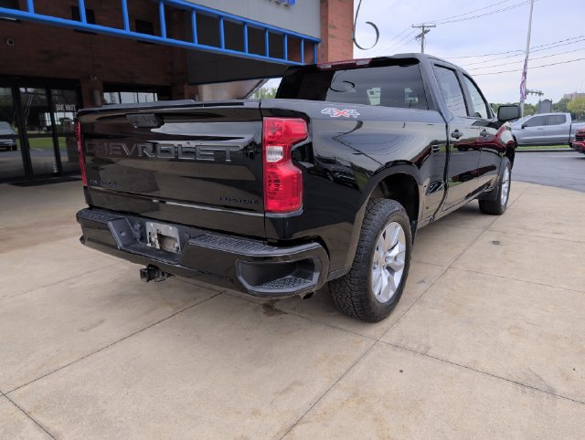 Used 2025 Chevrolet Silverado 1500 Custom w/ LPO, Dark Essentials Package AWD/4WD image 8