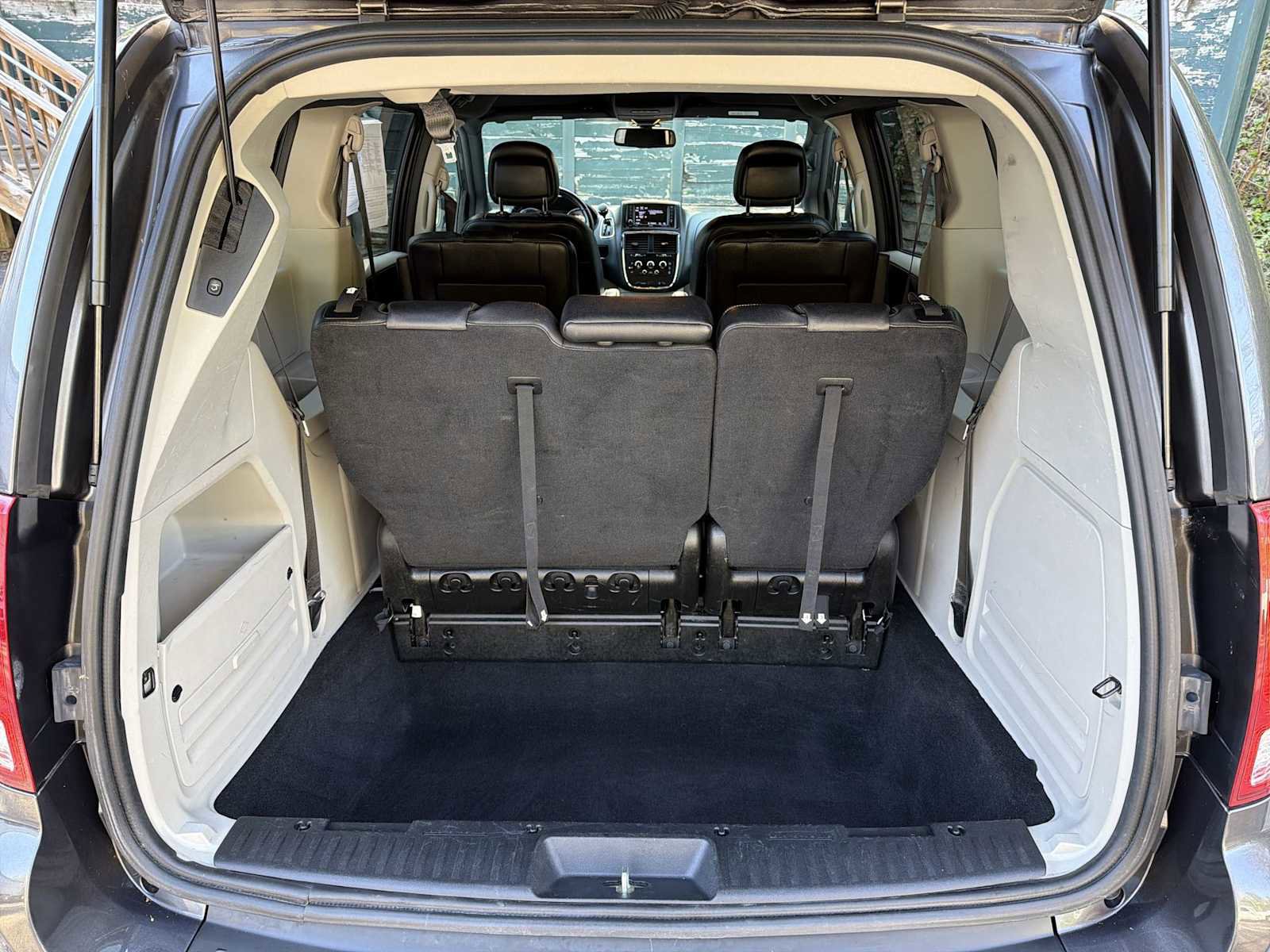 Used 2018 Dodge Grand Caravan SXT FWD image 22