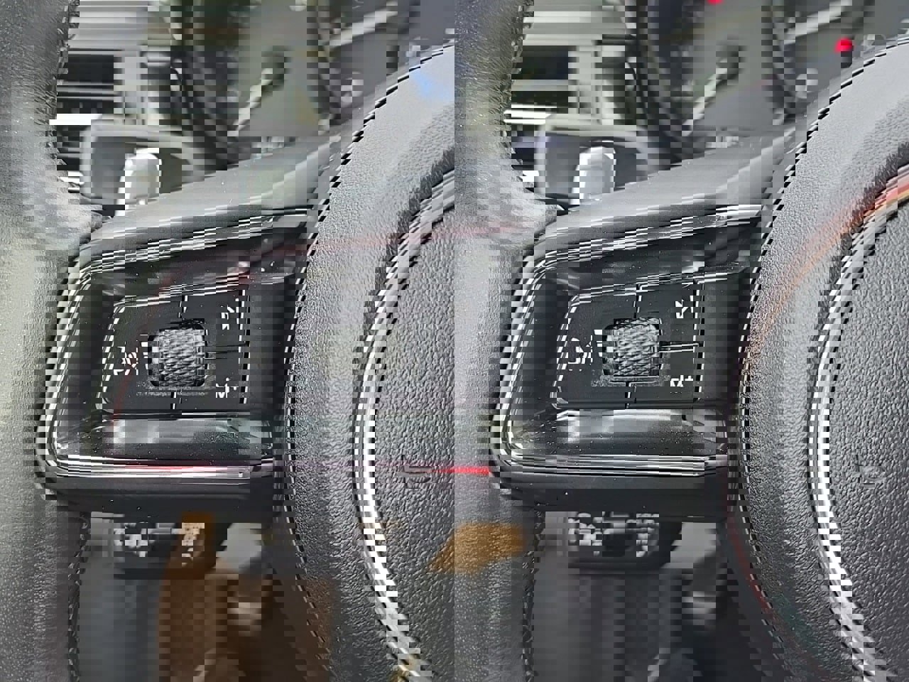 Used 2024 Porsche Macan image 19