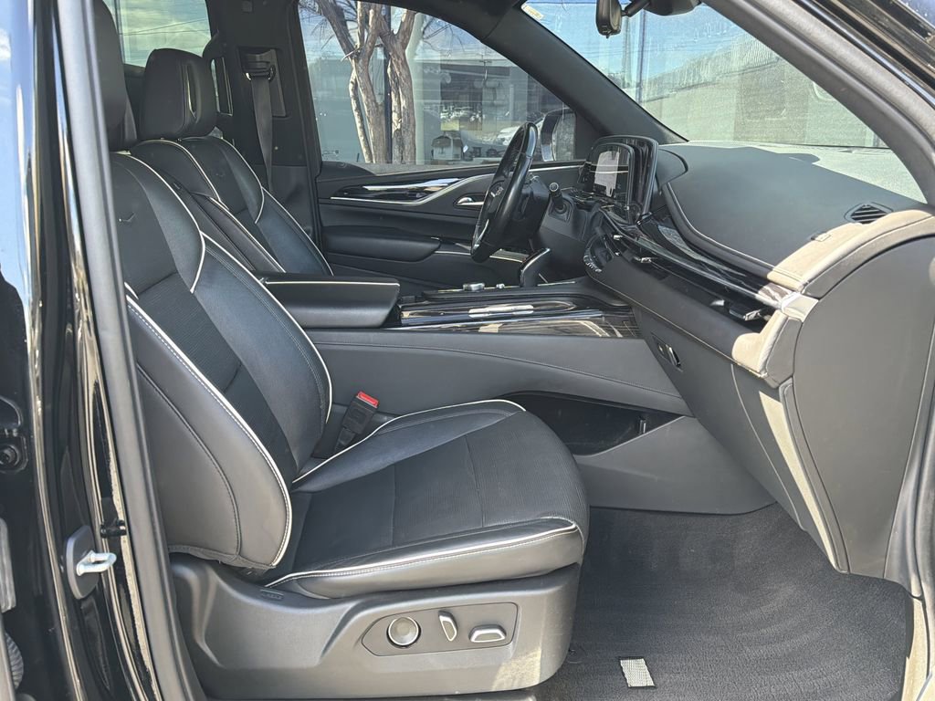 Used 2021 Cadillac Escalade Sport image 13