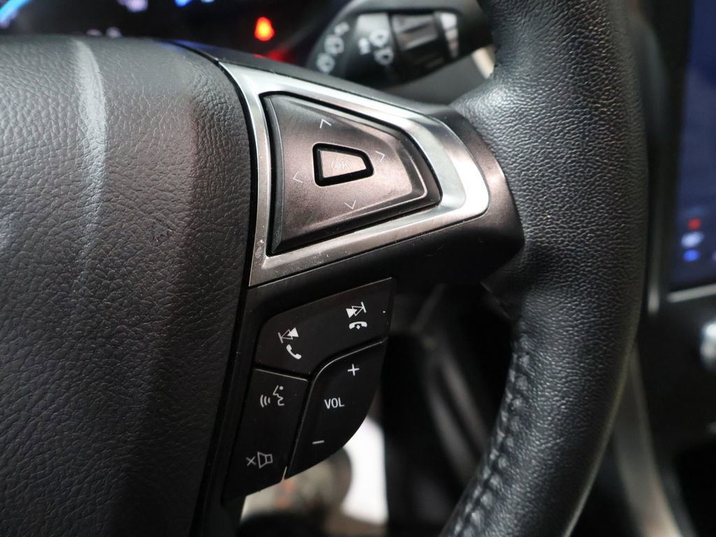 Used 2024 Ford Edge SEL image 32