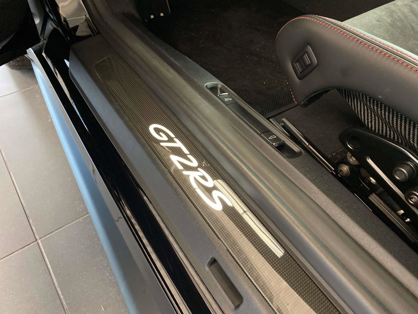 Used 2019 Porsche 911 GT2 RS image 9