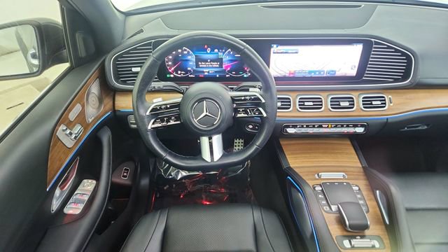Used 2025 Mercedes-Benz GLS 450 4MATIC image 43