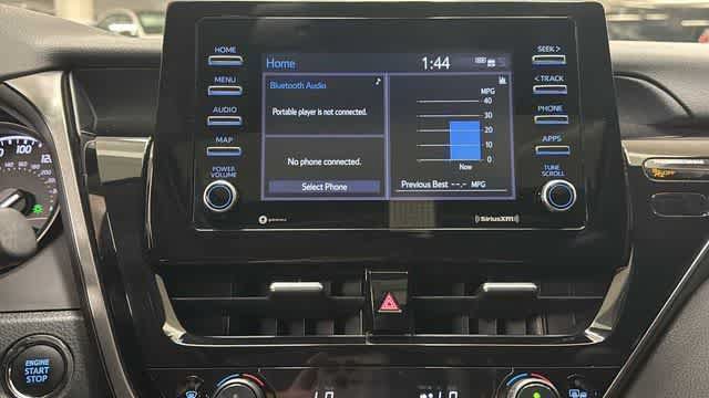 Used 2023 Toyota Camry SE w/ Cold Weather Package FWD image 18