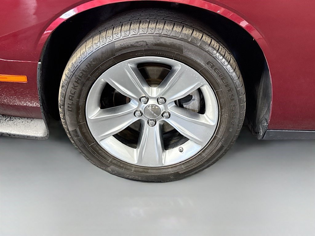 Used 2022 Dodge Challenger SXT RWD image 35