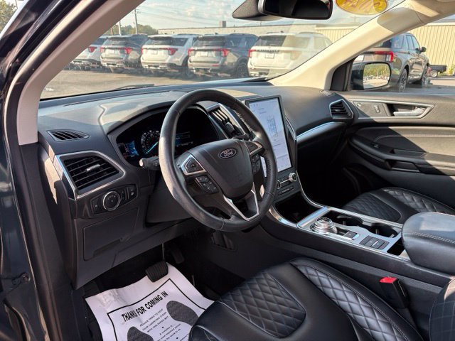 Used 2024 Ford Edge Titanium AWD/4WD image 3