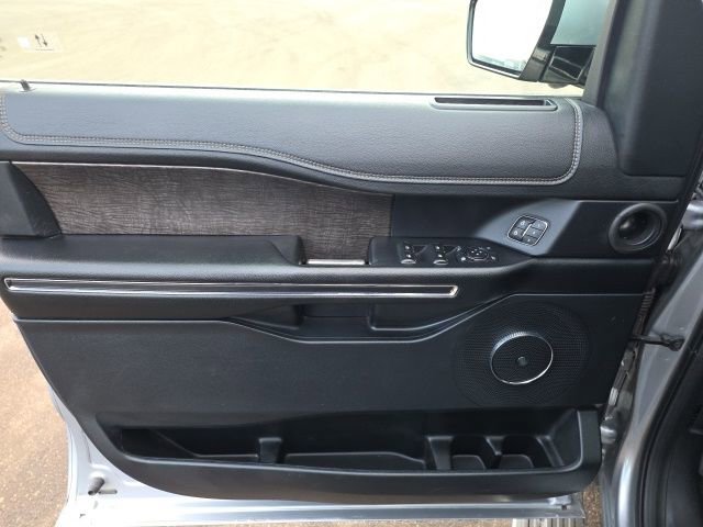 Used 2021 Ford Expedition Limited image 20