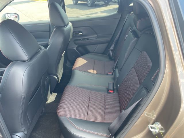 New 2025 Nissan Kicks SR image 12